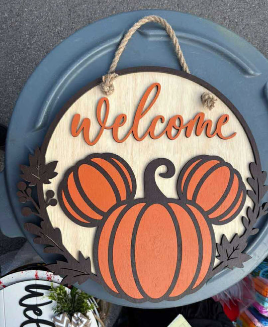 Welcome mouse pumpkin door hanger