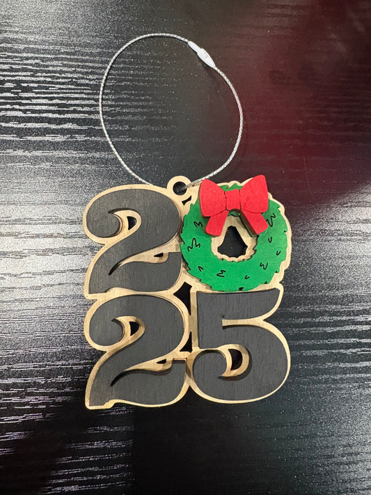 2025 wreath ornament